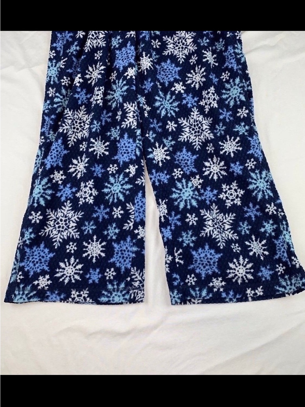 Snowflake PJ set - Picture 5 of 12
